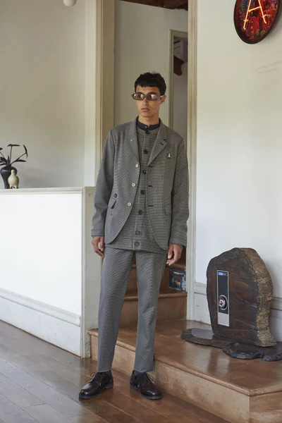 Look 15